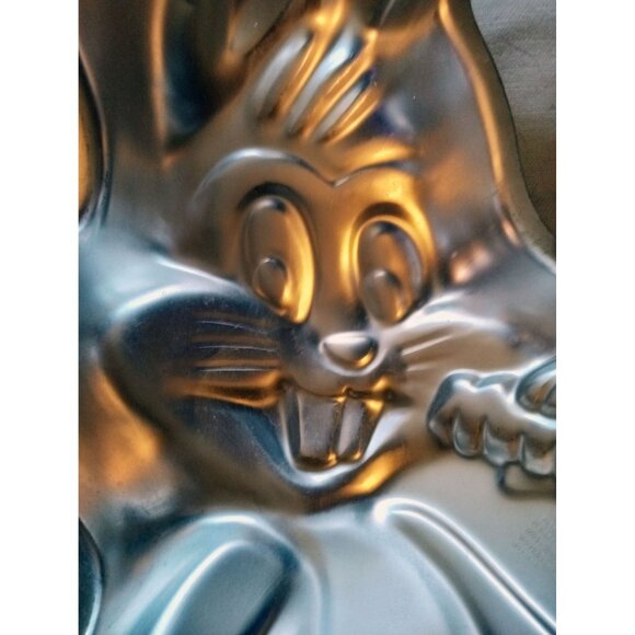 1978 Wilton Bugs Bunny Cake Pan Aluminum Character Vintage 5027598 Bakeware - Picture 10 of 14